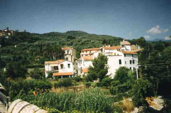 il paese di Clavi